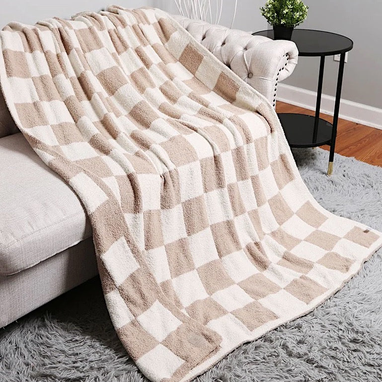 Checkerboard Patterned Throw Blanket