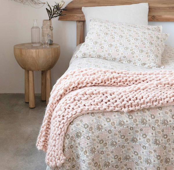 Throw | Pink Crocheted